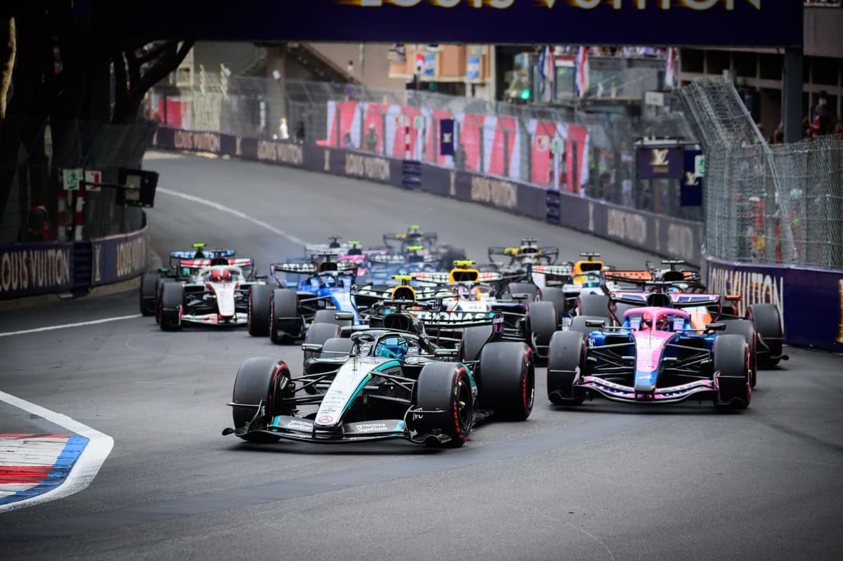 Mercedes добились права на слушание по штрафу Расселла в Монако