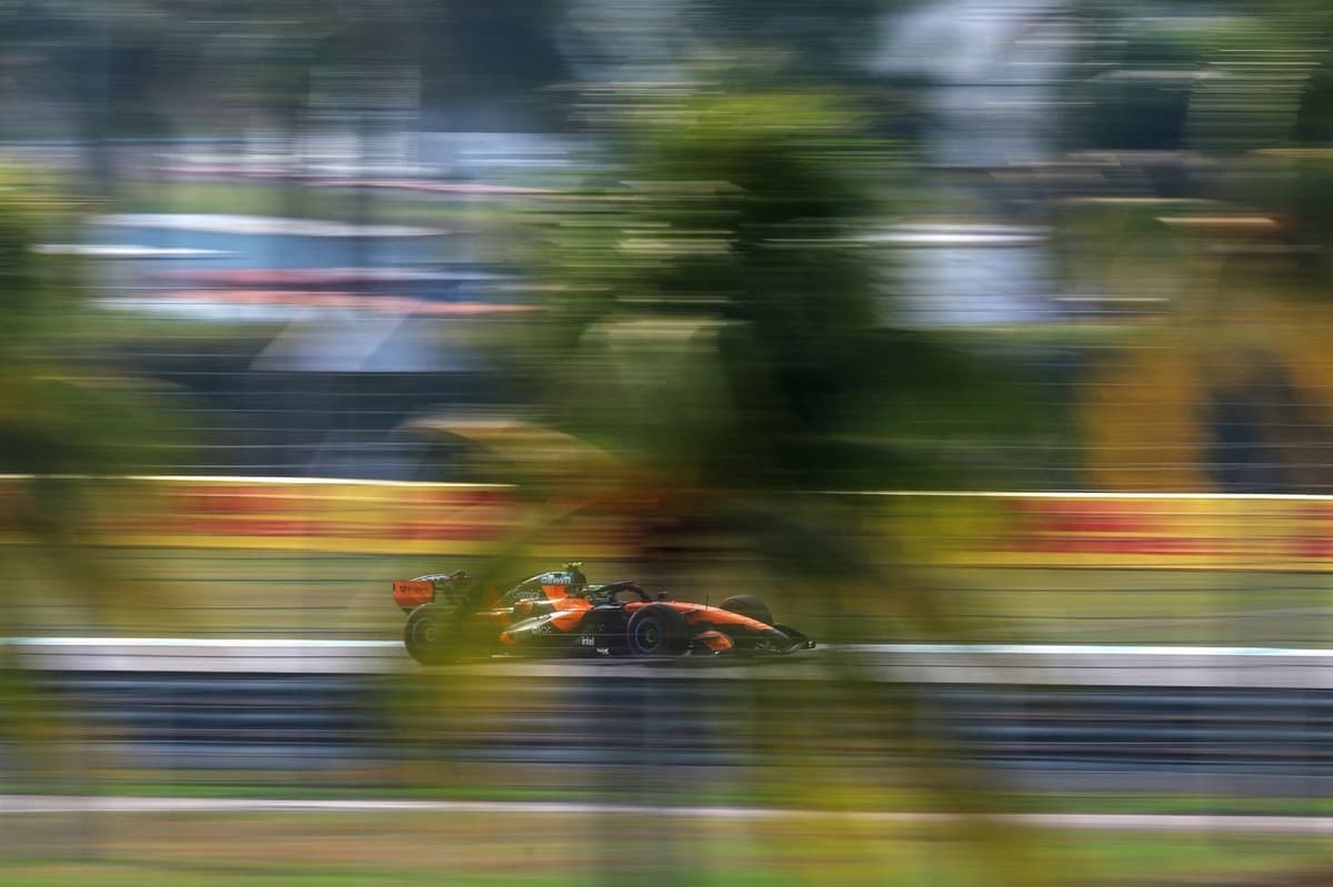 McLaren объяснила нехватку скорости Ландо Норриса на прямых