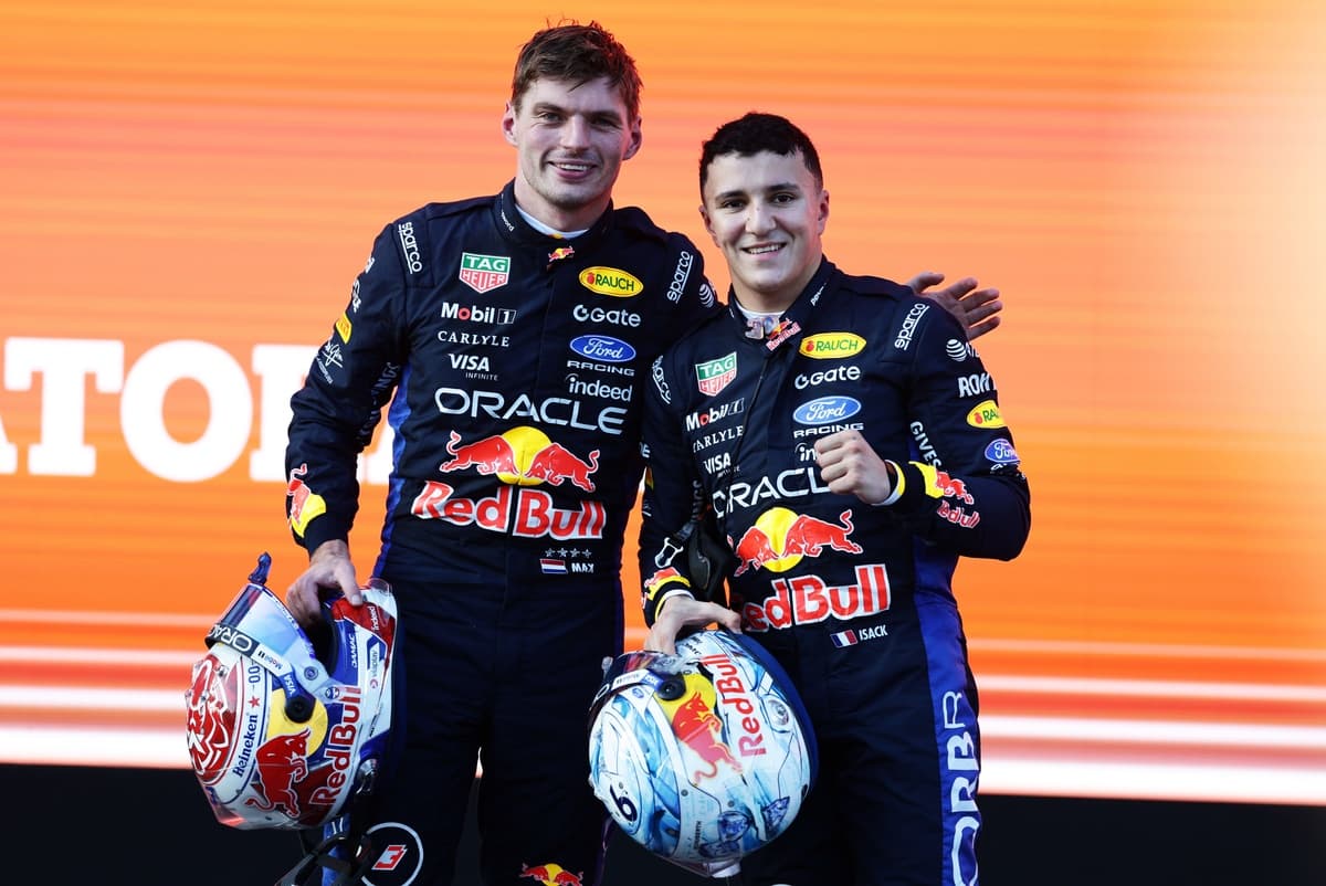 Исак Хаджар вернулся за руль болида Red Bull после травмы