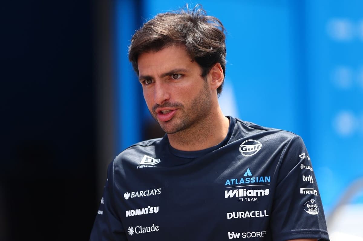 Карлос Сайнс продлил контракт с Williams до 2027 года