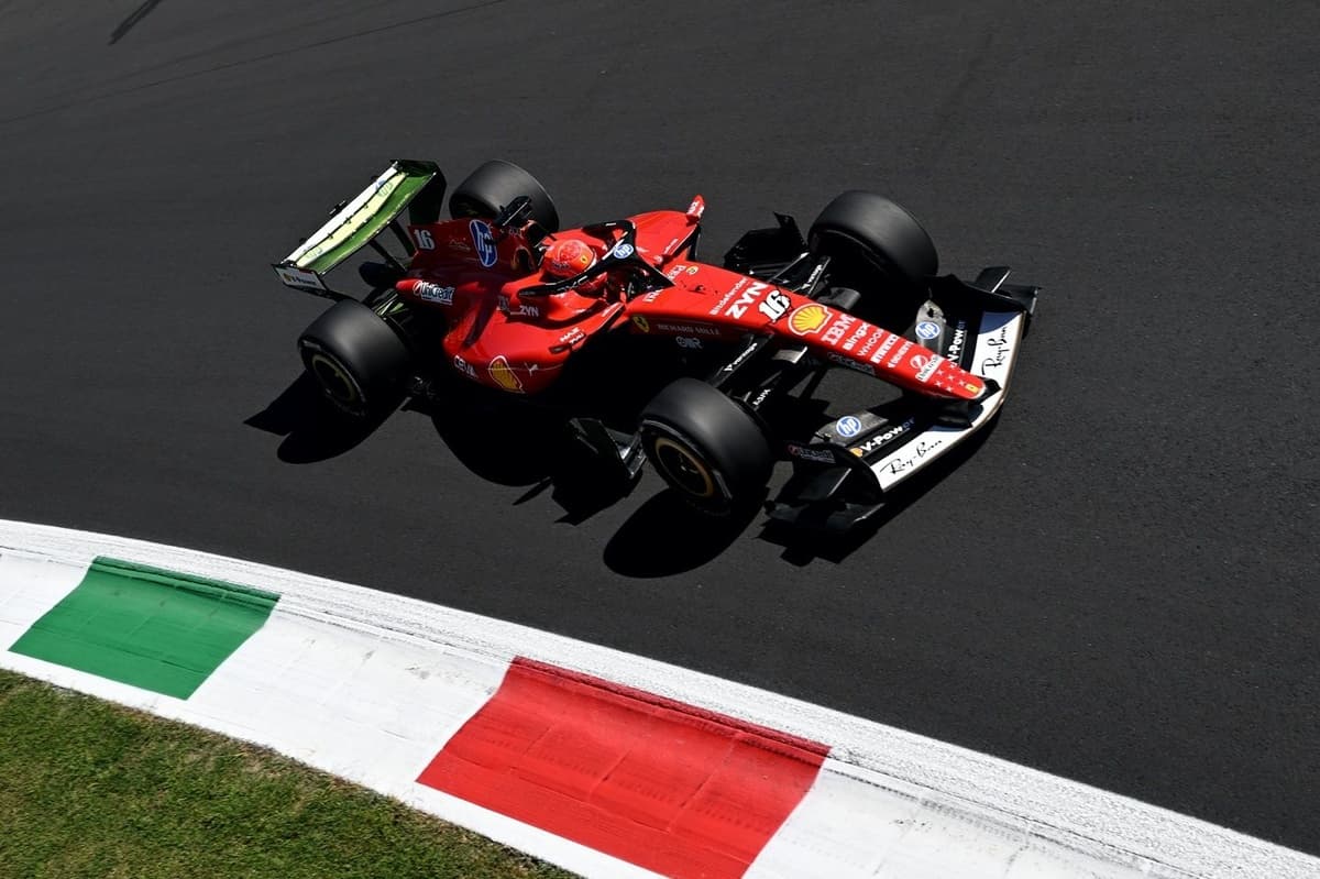 Леклер возглавил двойной успех Ferrari на первой тренировке Гран-при Италии