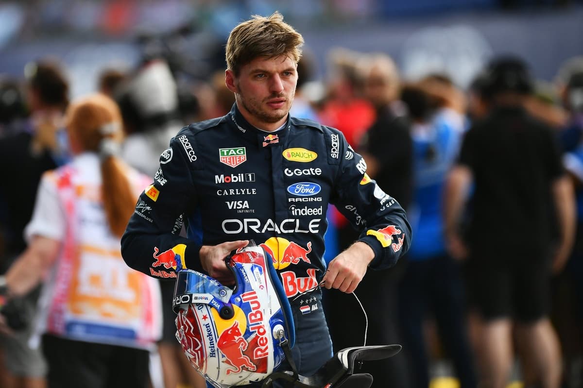 Макс Ферстаппен выразил недовольство проблемами Red Bull после аварии на Гран-при Великобритании