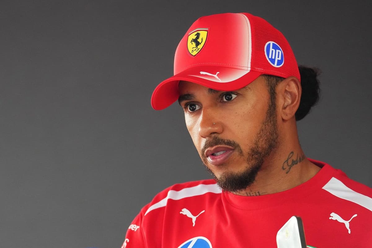 Ferrari вызвана к стюардам после инцидента с механиком во время Гран-при Бельгии