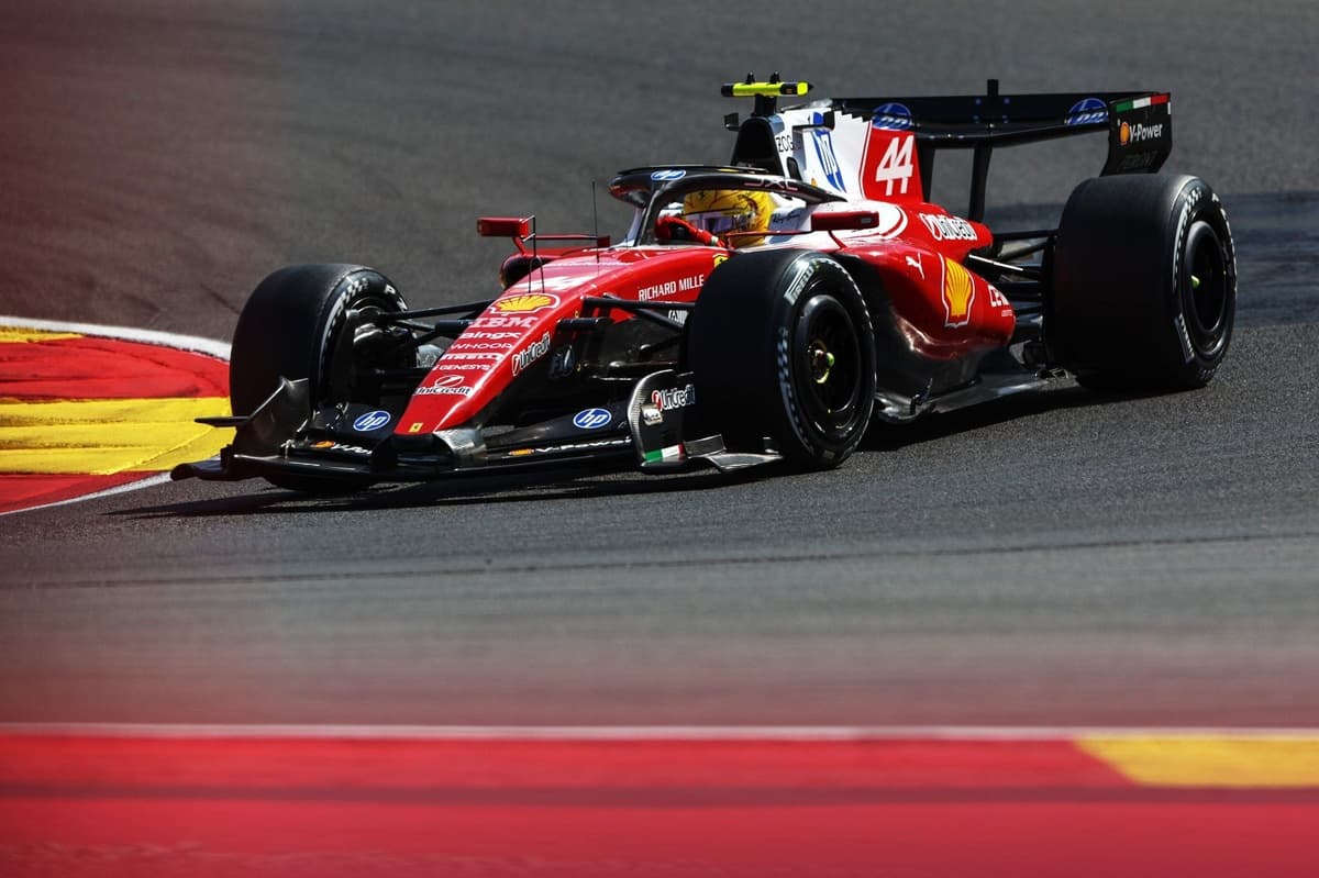 Льюис Хэмилтон сохранил четвертое место на Гран-при Бельгии, механик Ferrari не пострадал