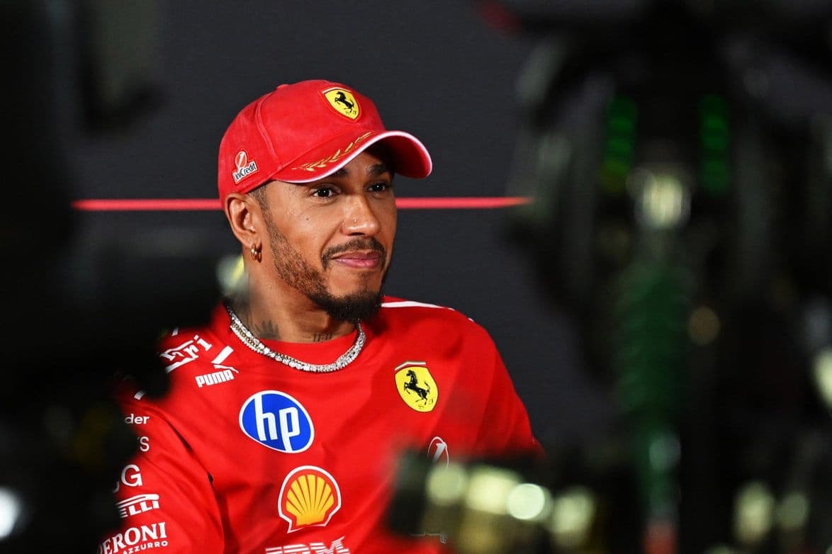 Льюис Хэмилтон поддержал Фреда Вассёра на фоне слухов о его будущем в Ferrari