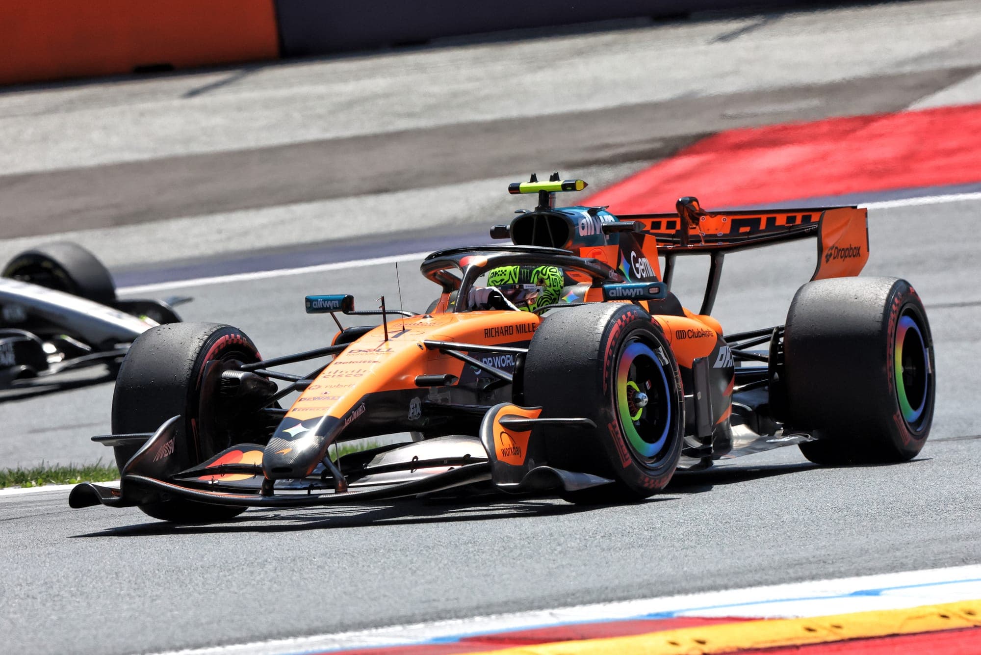 McLaren отказалась от идеи дебюта инновационного заднего антикрыла в Австрии