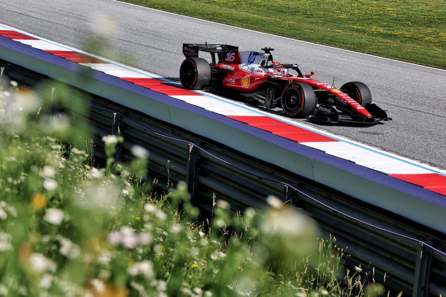 Ferrari: Стратегия против Mercedes на Гран-при Австрии