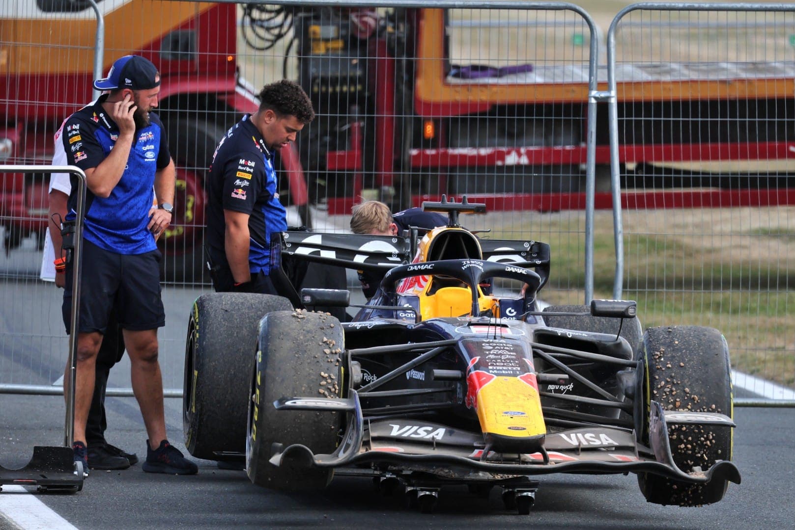 Red Bull рассматривает отказ от "хитрого" заднего антикрыла после двух инцидентов с Ферстаппеном