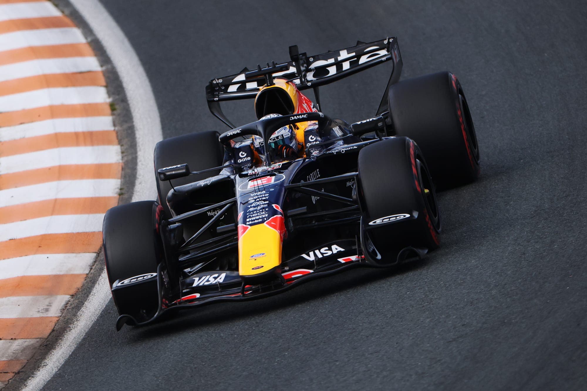 Red Bull ждет решения FIA по доработке двигателя перед Гран-при Италии