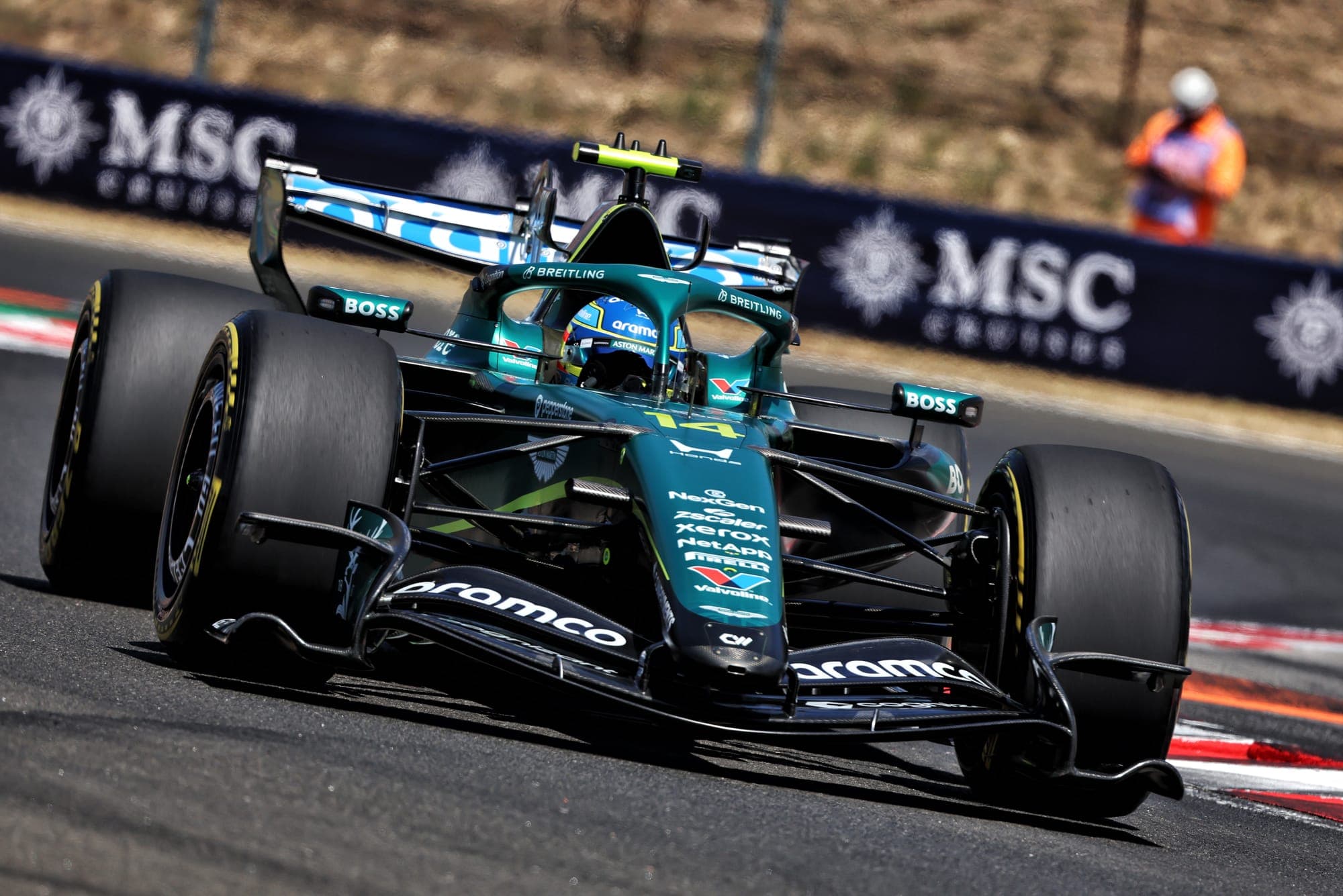 Бывший посол США Роберт Вуд Джонсон приобрёл долю в команде Aston Martin F1