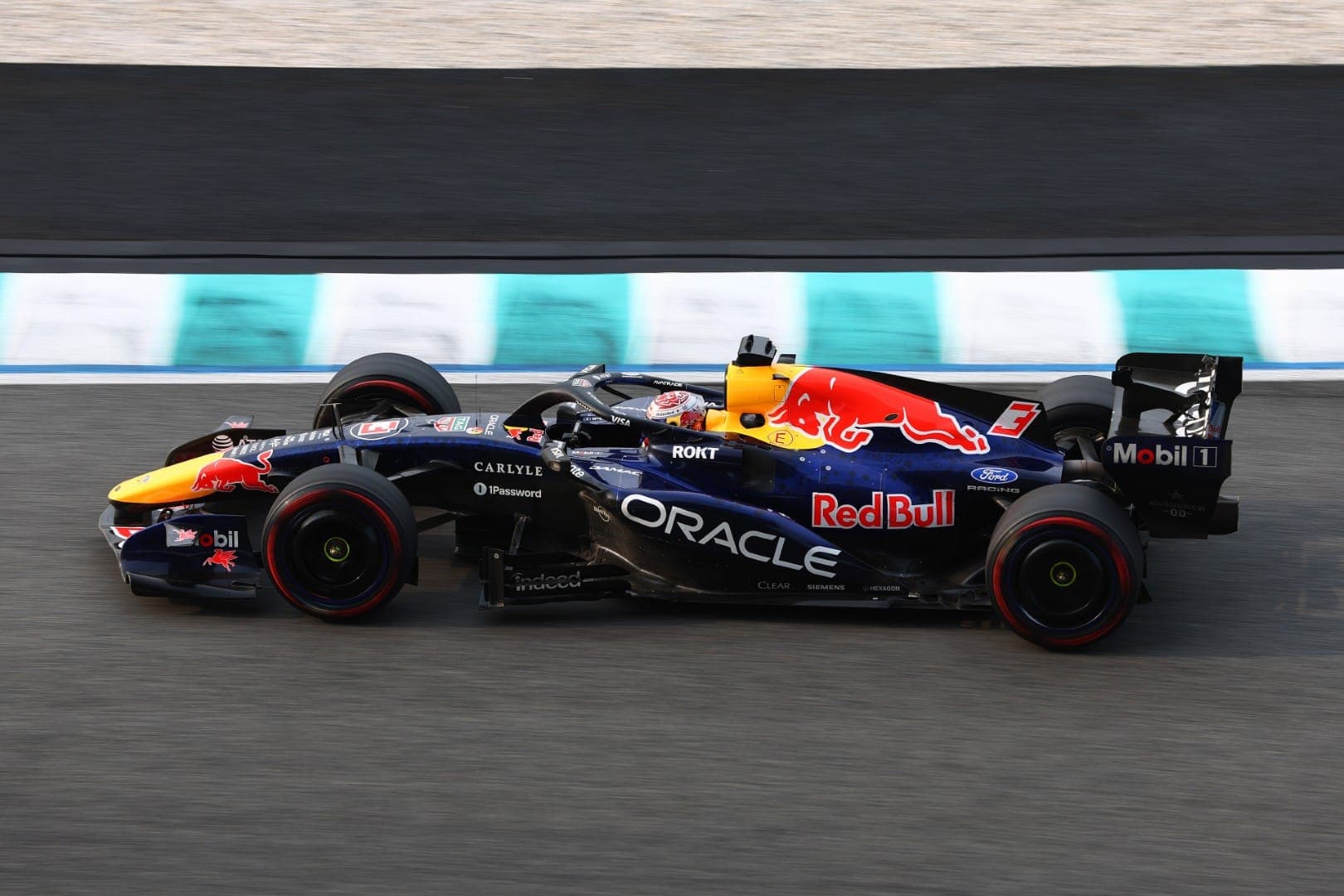 Что стоит за прогрессом Red Bull: силовая установка, аэродинамика и пределы успеха