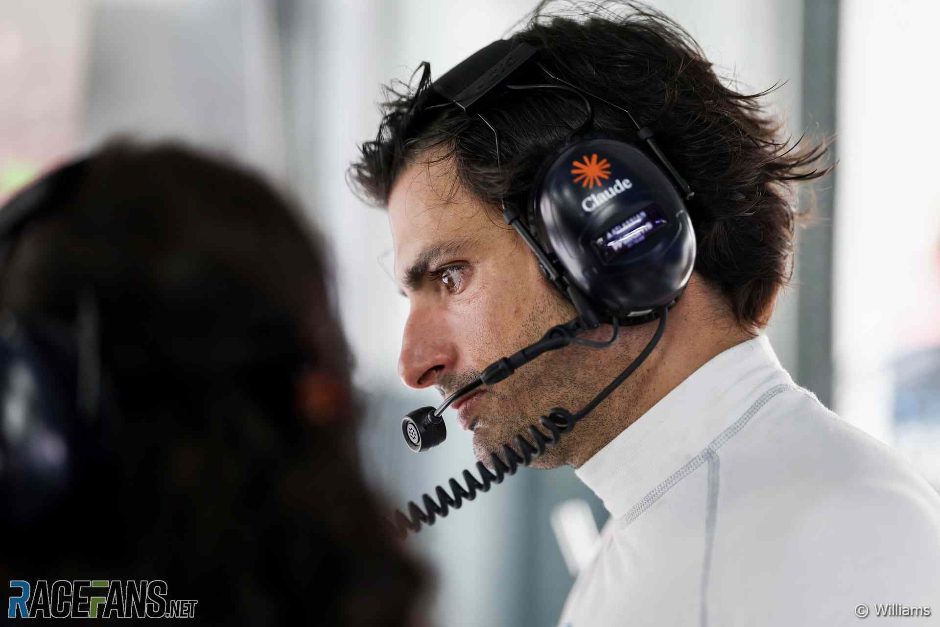 Сайнс раскритиковал FIA после сбоя режима Overtake Mode в квалификации